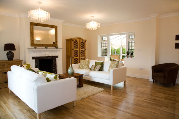 A nicely decorated living room.